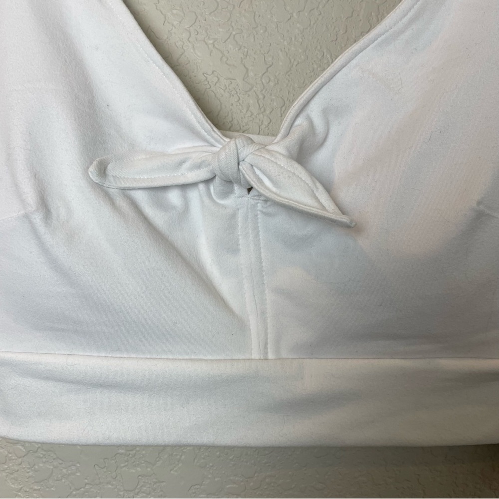 BNWT! MONO B White Women's Strappy Back Bow Detail Sports Bra Size L - Picture 2 of 6